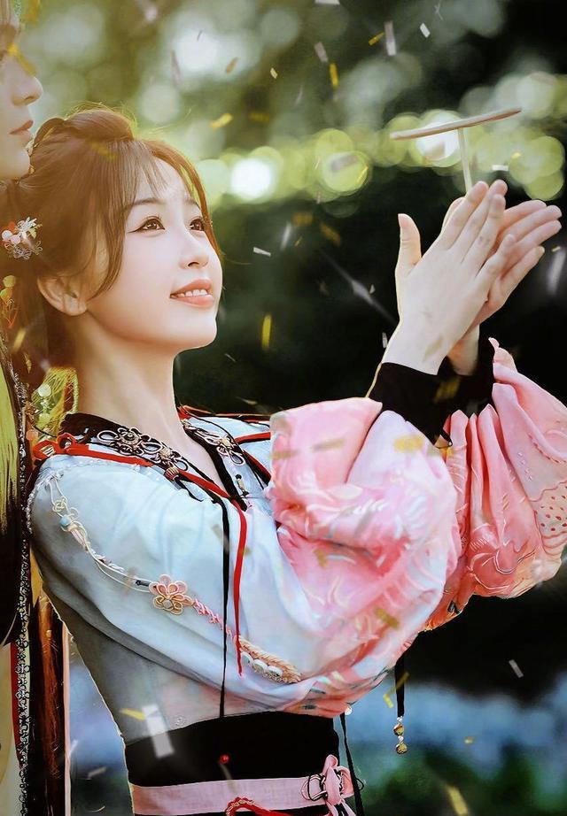 虞书欣剧照