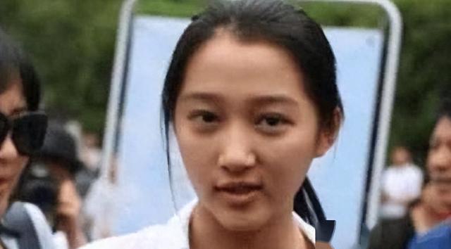 关晓彤Baby热巴素颜照对比