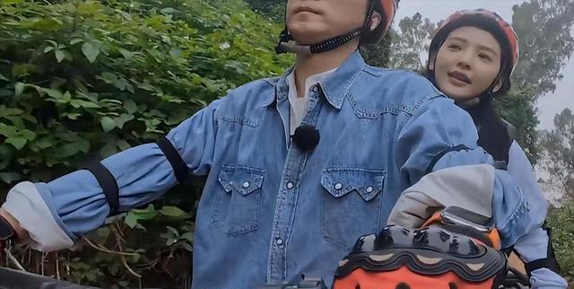 章若楠童年