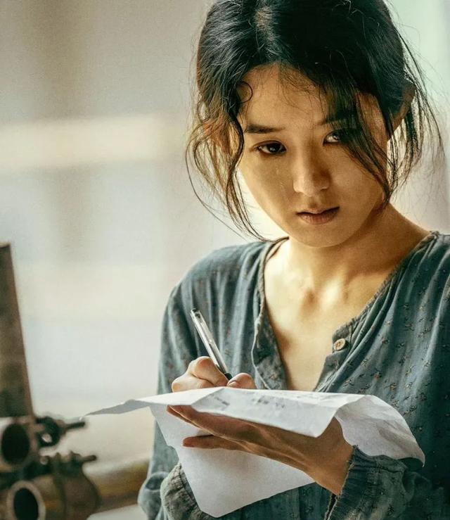 赵丽颖工作照