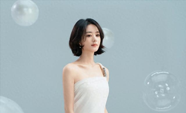 赵丽颖与儿子机场照